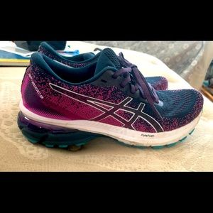 ASICS GT 2000 9 Size 8